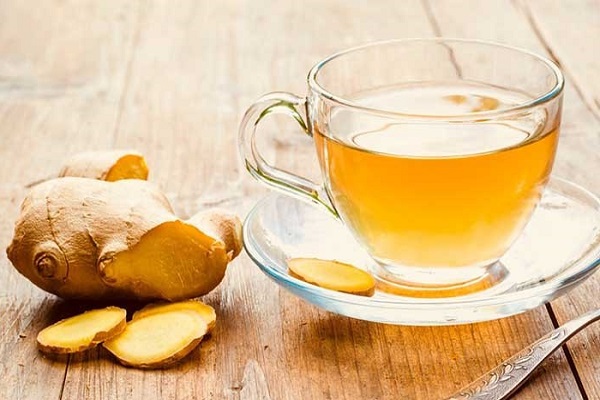 gừng và trà nóng