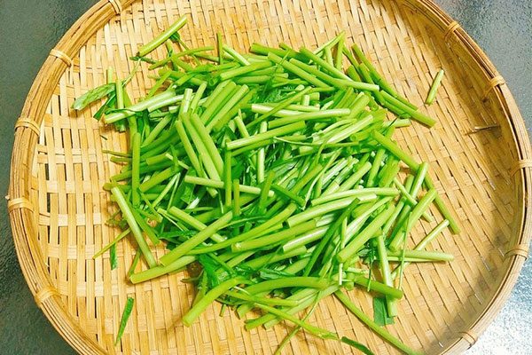 cách làm rau muống xào tỏi