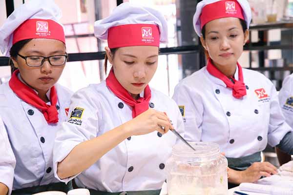 học viên trương thu hương